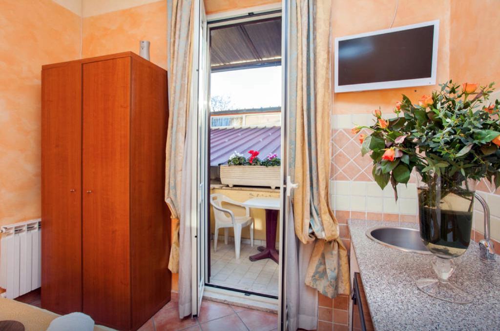 Residenza Camilla Ξενοδοχείο Ρώμη Εξωτερικό φωτογραφία