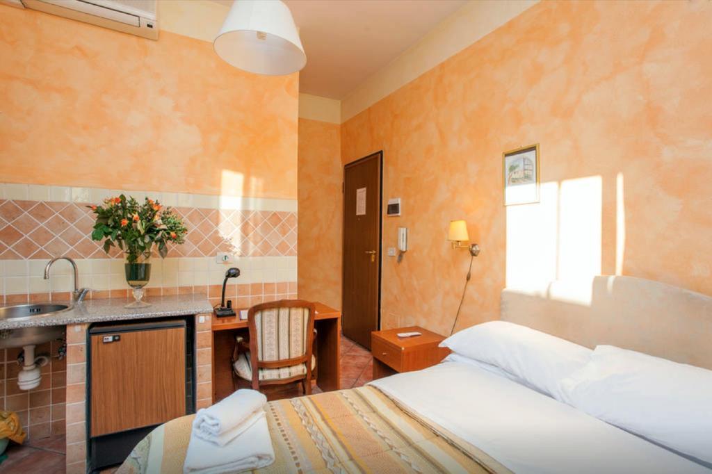 Residenza Camilla Ξενοδοχείο Ρώμη Εξωτερικό φωτογραφία
